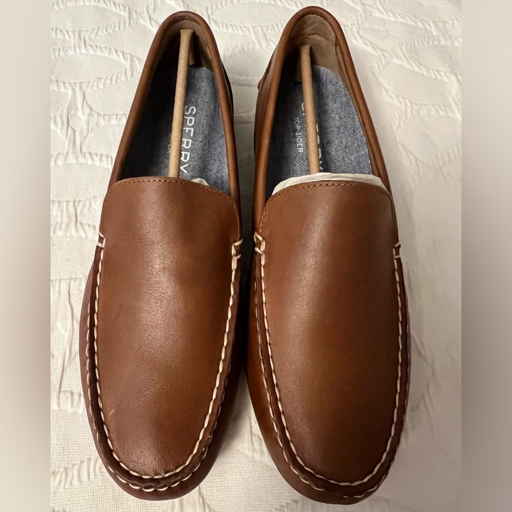 NIB Sperry Davenport Tan Loafers